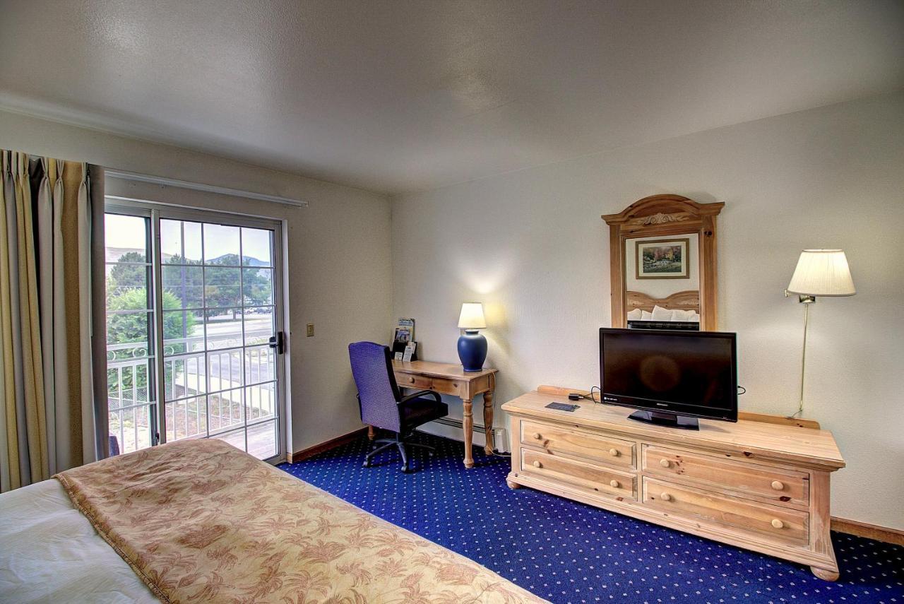 Days Inn & Suites By Wyndham Lolo Exterior foto